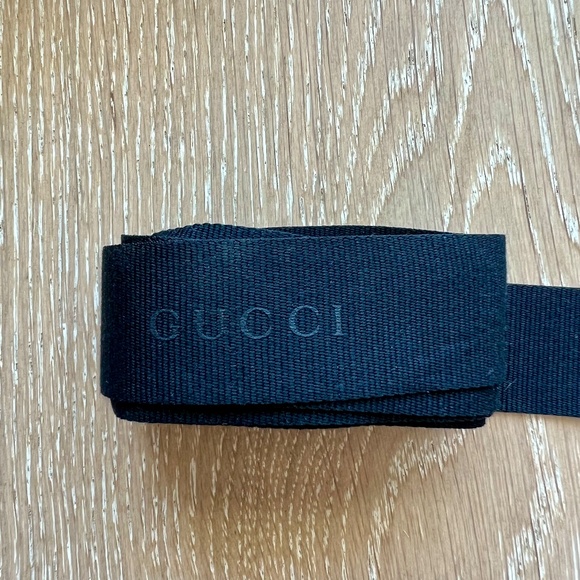 Gucci Marmont Red Authentic Crossbody Shoulder Bag with Heart on Back NWOT - Picture 15 of 16